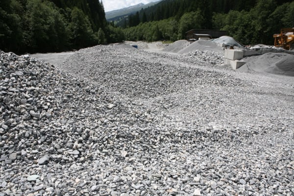 Lara Almarcegui, Kieswerk Safiental, 2022