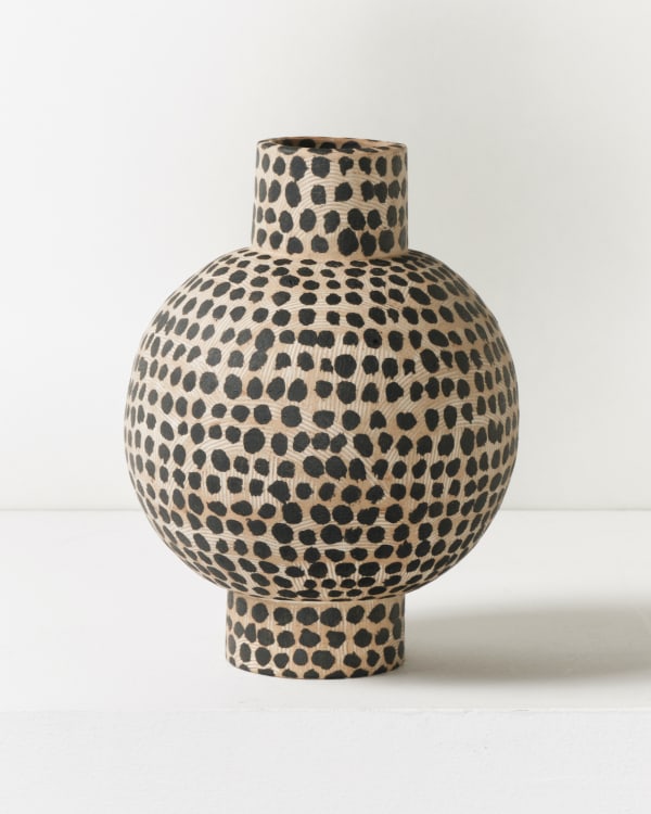 Lydia Hardwick, Stoneware pot with white inlay and black slip