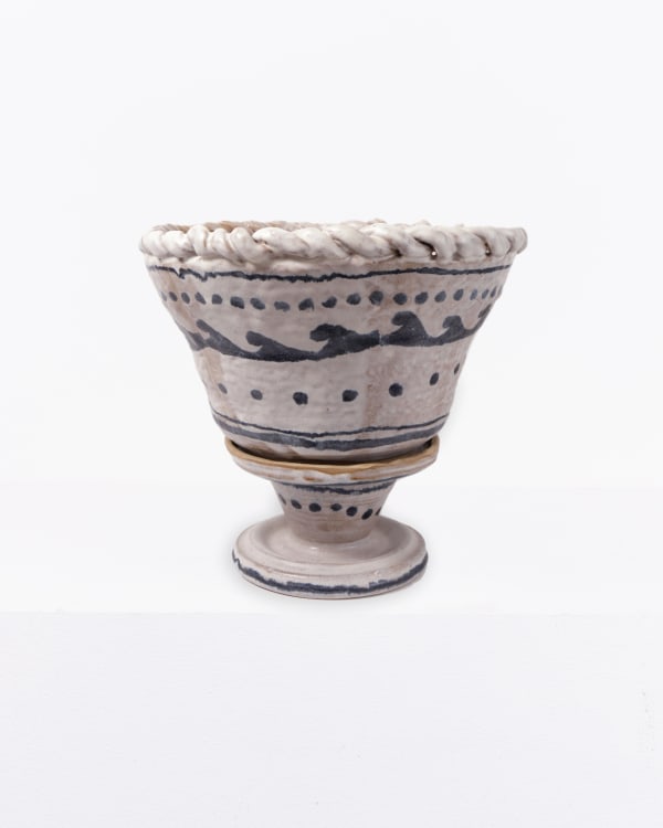 Georgia Loizou, Black and white plaited pot with stand