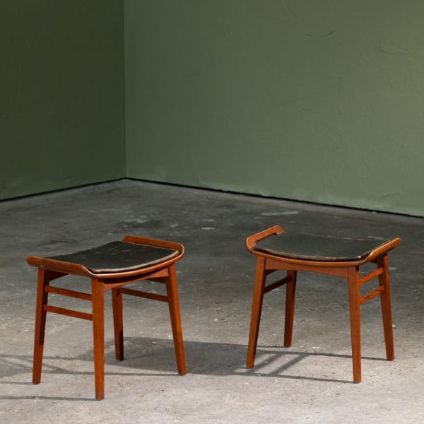 P. Jensen, Pair of Teak Stools with Original Black Leather Cushions, Denmark, 1960s