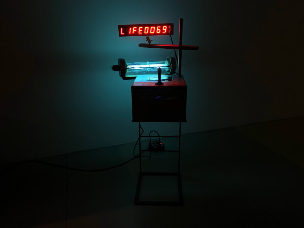 鄭先喻 HsienYu CHENG 生命的來來去去 2.0 Afterlife Ver. 2.0, 2013 回收電器與電子零件、自製電子迴路、控制晶片、燈管、金屬、顯示器 Recycled E-waste, custom electronic circuit, micro controller, lamp, steels and monitor 11 3/8 x 14 1/8 x 7 7/8 in 29 x 36 x 20 cm Ed. 2/3, 3 Ed. + 1 A.P.