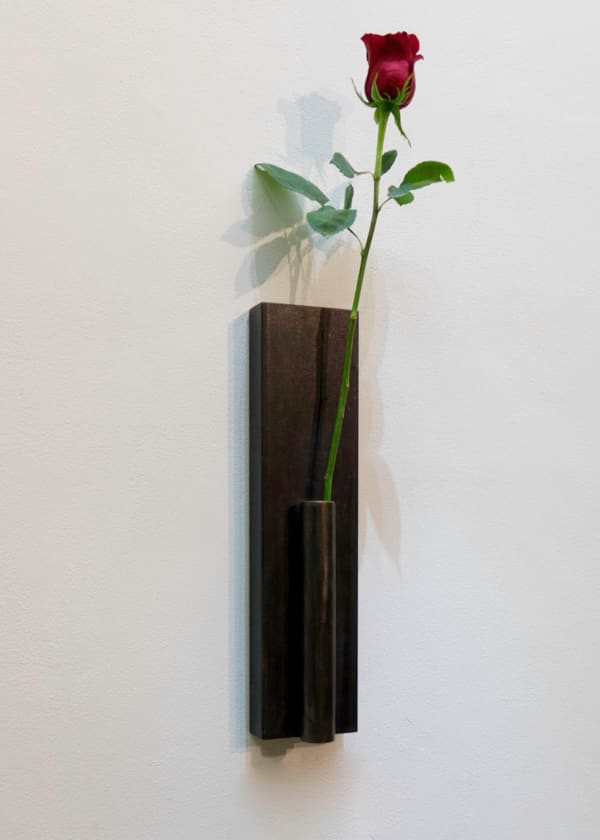 司徒強 SZETO Keung 瓶 Vessel, 1997 鐵 lron 16 1/2 x 4 x 2 7/8 in 42 x 10.2 x 7.3 cm