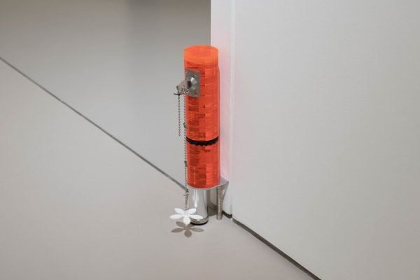 龔寶稜 Pao-Leng KUNG Interval, 2022 不鏽鋼、壓克力顏料、壓克力板、珠鏈、塑膠、磁鐵、橡膠、布 Stainless steel, acrylic, acrylic board, ball chain, plastic, round magnets, rubber and fabric 13 x 3 1/2 x 4 3/4 in 33 x 9 x 12 cm