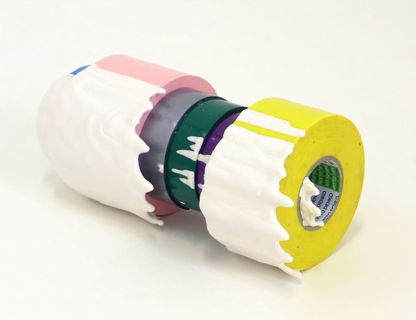 金氏徹平 Teppei KANEUJI 白色釋出 (乙烯基膠帶) White Discharge (Vinyl Tape), 2008 乙烯基膠帶、樹脂 Vinyl tape, resin 3 1/8 x 7 1/2 x 3 1/2 in 8 x 19 x 9 cm