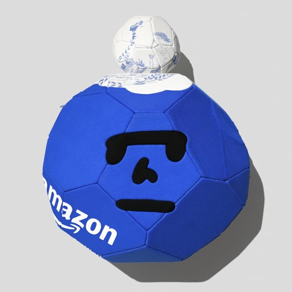 劉正堃 Abei LIU Re. #13, 2024 3D建模、高密度發泡聚苯乙烯、二手衣手工縫製、木箱 3D modeling, EPS, 2nd hand clothes, wooden crate 65 x 50 x 33 cm