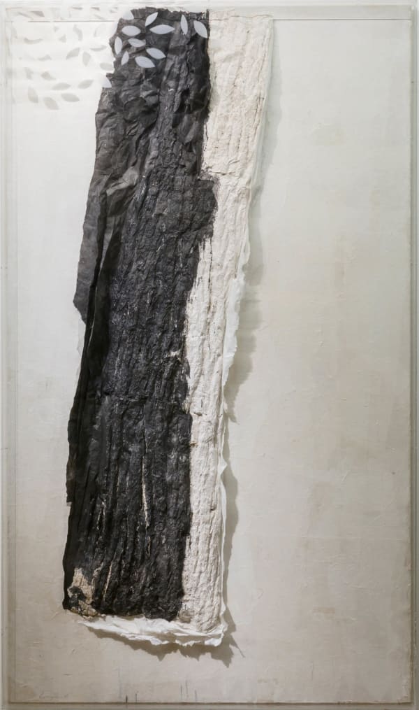 林延 LIN Yan 落葉 Leaves Are Gone, 2009 墨、紙、有機玻璃 Ink, paper and plexiglass 72 5/8 x 42 1/2 x 4 3/8 in 184.5 x 108 x 11 cm