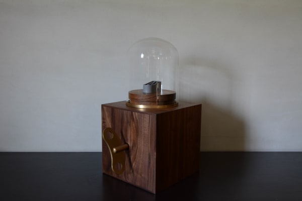 邱昭財 CHIU Chao-Tsai 發條時間——上下 Clockwork Pattern—Up and Down, 2021 木、金屬、玻璃 Wood, metal and glass 19 1/4 x 9 7/8 x 13 in, 3 Ed. + 1 A.P. 49 x 25 x 33 cm, 3 Ed. + 1 A.P.