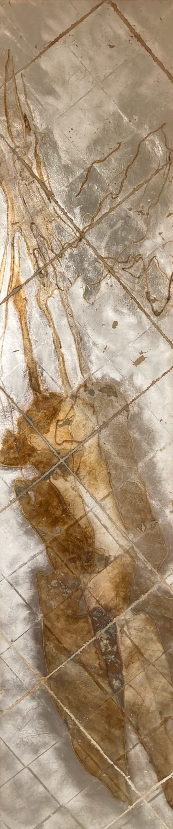 胡晴雯 HU Ching Wen 芭蕉葉的步伐 The pace of banana leaves, 2024 銀箔、硫磺/紙 Silver foil and sulfur on paper 63 x 13 3/8 in 160 x 34 cm