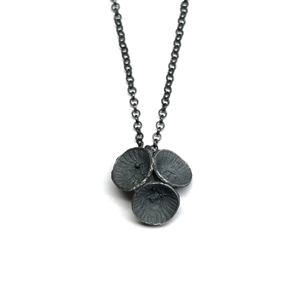 Melinda Young, Ranges Series – Blossom Cup Cluster Pendant (Pukatja, APY Lands), 2015/2024