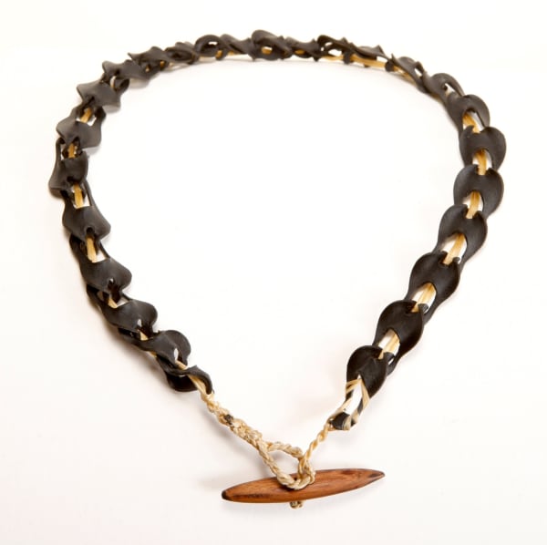 Dominic White Kelp Overlap Chain With Wooden Toggle kelp, wood 24 x 22 x 1 cm 9 1/2 x 8 5/8 x 3/8 in