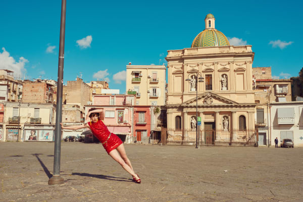 Kourtney ROY, Failed postcards from Napoli, Piazza Mercato, 2025