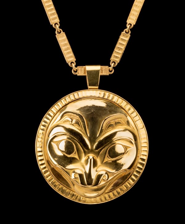 Grizzly Medallion and Chain