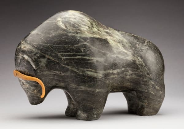 Lot 103 ERIC NIUQTUK (1937-1994) QAMANI’TUAQ (BAKER LAKE) Muskox, early 1960s stone and muskox horn, 9 x 12.25 x 5.5 in (22.9 x 31.1 x 14 cm) ESTIMATE: $5,000 — $8,000 PRICE REALIZED: $10,200.00