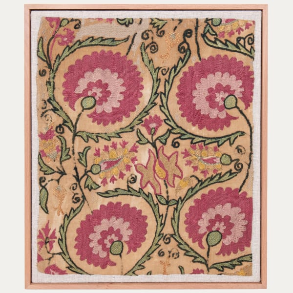 Textiles anciens encadrés