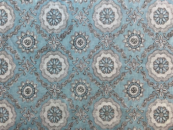 Toledo Bleu de Chine on Linen
