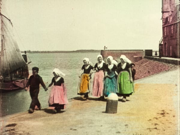 FIONA TAN, Footsteps, 2022