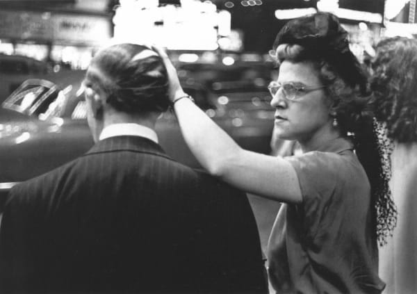 Louis Faurer, Untitled, New York City (woman stroking man's head), 1949.