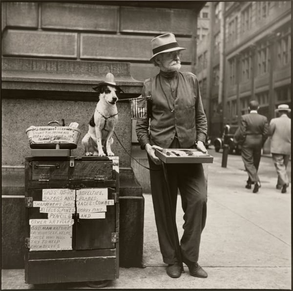 Louis Faurer, Silent Salesman, Philadelphia, 1937.