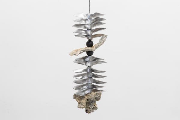 Jonas Arrabal, Coluna partida de mar (Série ''Humanos, inumanos, orgânicos e industriais"), 2024