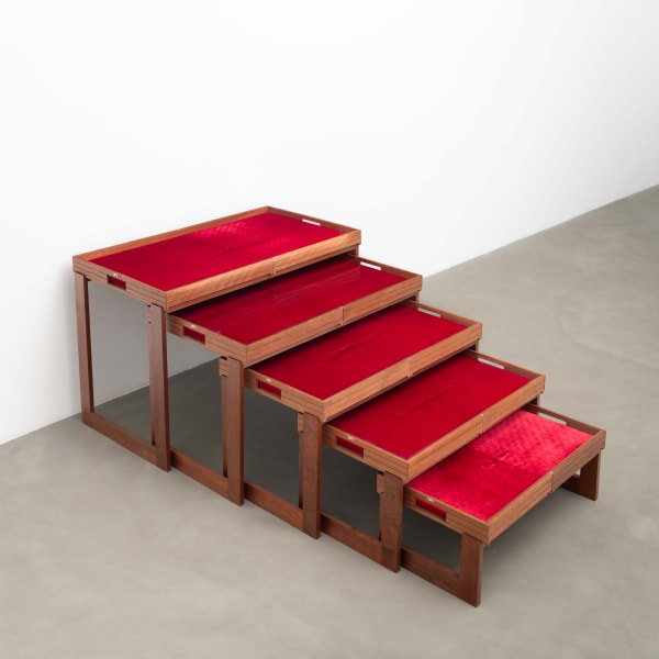 Cinthia Marcelle, Meditação da Ferida ou A Escola das Facas [estrada], 2022