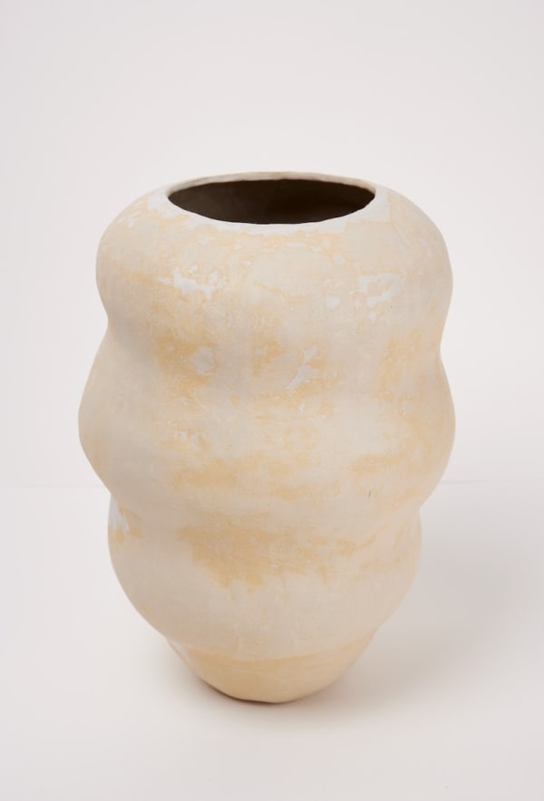 Margit Hartnagel, Corpus (beige), 2025