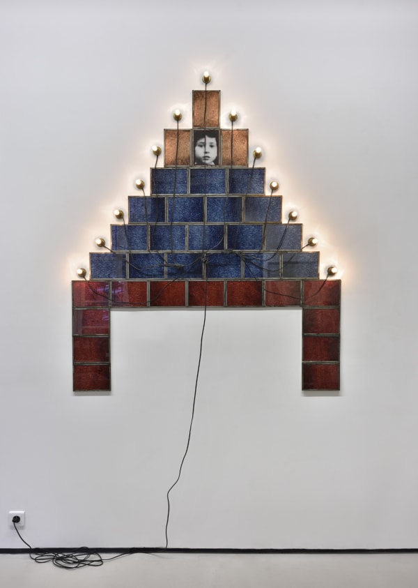 Christian BOLTANSKI Série des Monuments 170 cm x 145 cm 66.9 x 57.1 inches