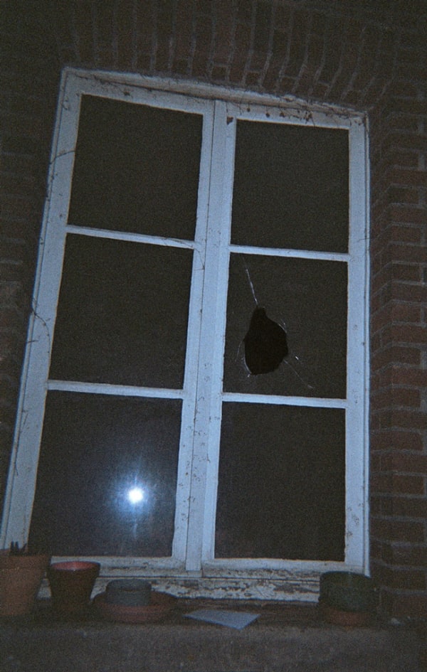 Fabian KNECHT ZERBRECHUNG (FRENCH WINDOW) Photographie 137x 87 cm 54 × 34 in