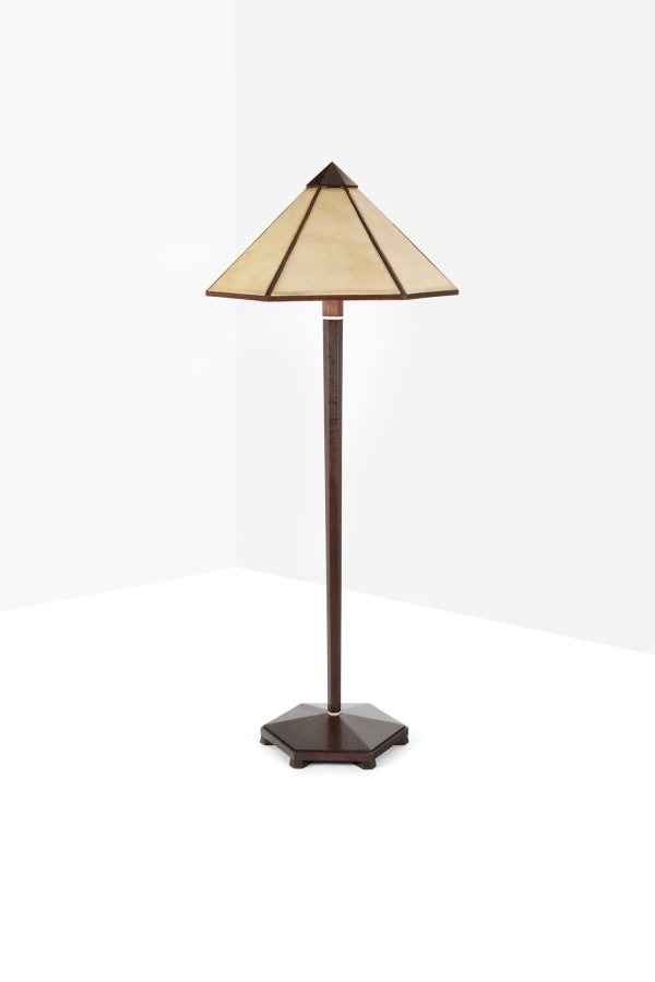 FLOOR LAMP