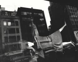 Lisette Model Reflections, New-York, 1939 - 1945 Tirage argentique d'époque 40,7 x 50,7 cm