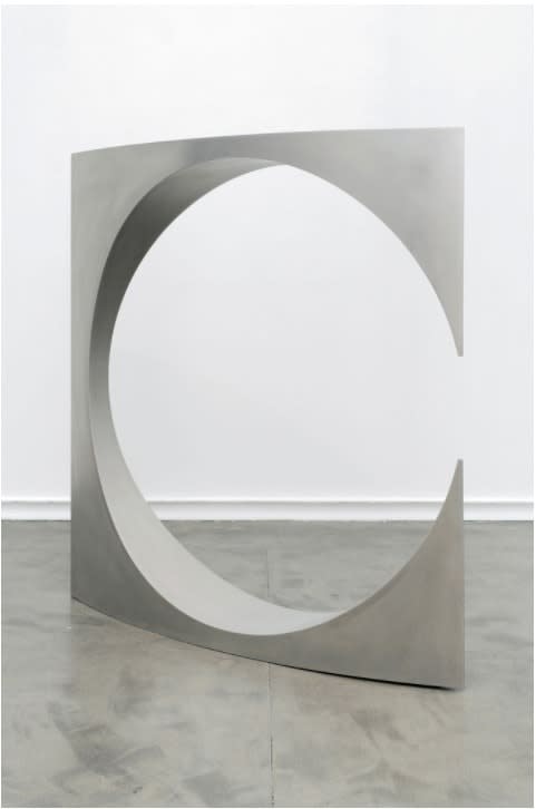 Marta Pan Foundation, Le cercle carré, 1997