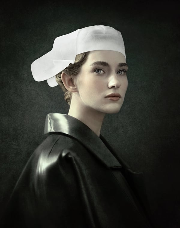 Justine Tjallinks, Enchanted, series "Modern Times", 2019