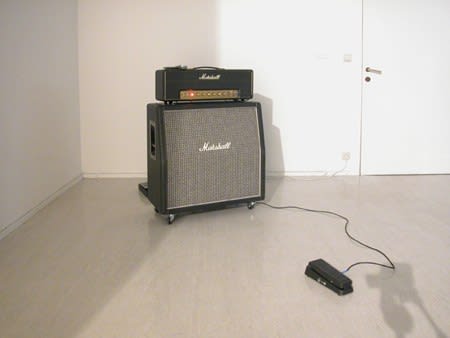 Cardiff Miller Feedback, 2004 Guitar , amplifier , pedal , electronic equipment 107 x 76 x 35 cm 42 2/16 x 29 14/16 x 13 12/16 ins