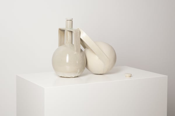 Michael Müller Gegenstände aus Siam, 2014 glazed ceramic 31 x 40 x 20 cm 12 3/16 x 15 11/16 x 7 13/16 ins Plinth: 120 x 70 x 40 cm