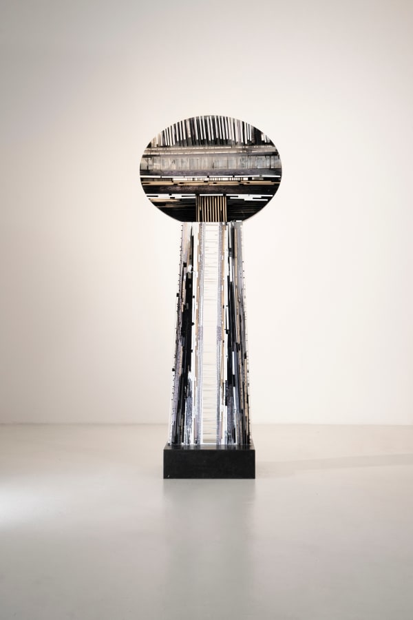 Monique Rozanes, "Stèle Signal", 2021