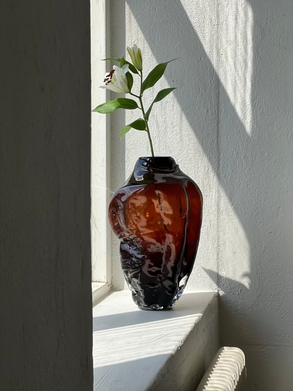 Malin Pierre, Muscle vase brown, 2023