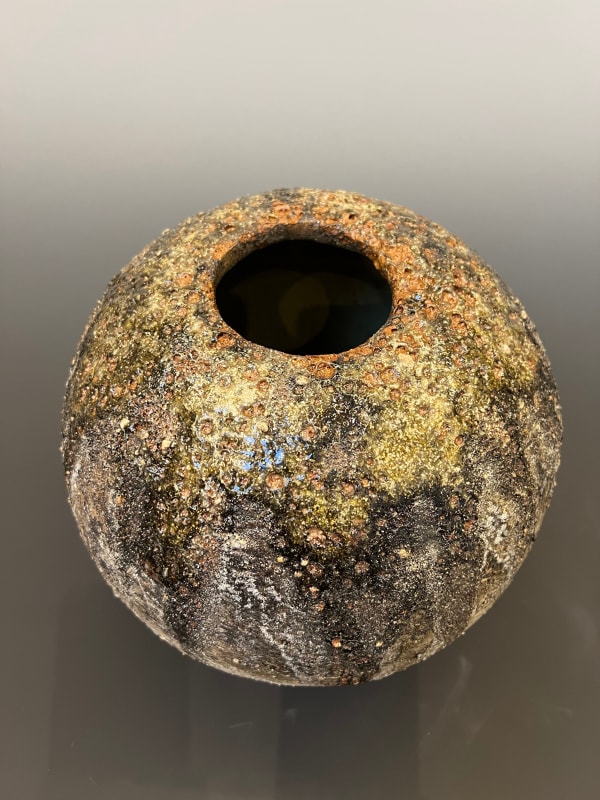 David Pointer, Large moon jar with textured surface 2