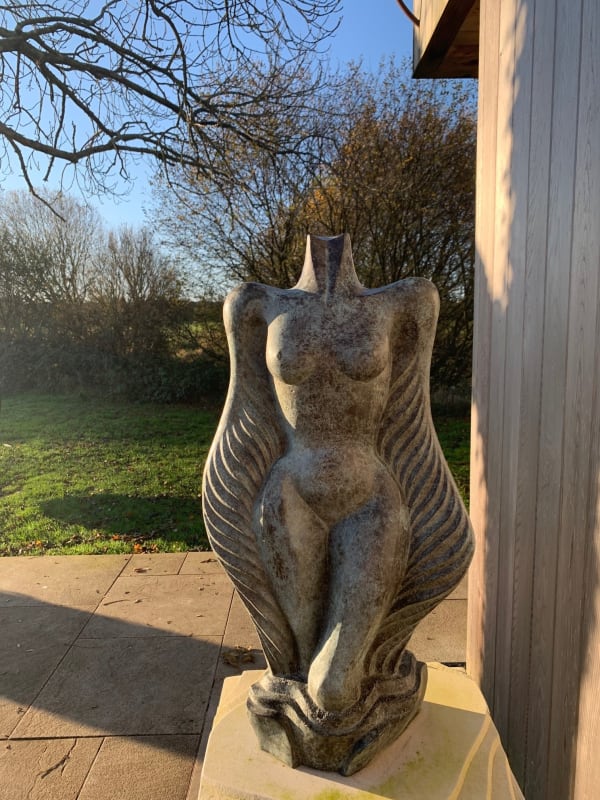 Sasha Constable, Kiniri (bronze)