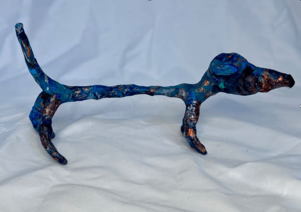 Fi Knox Long Dog Papier mache, plaster & wire 17 cm tall