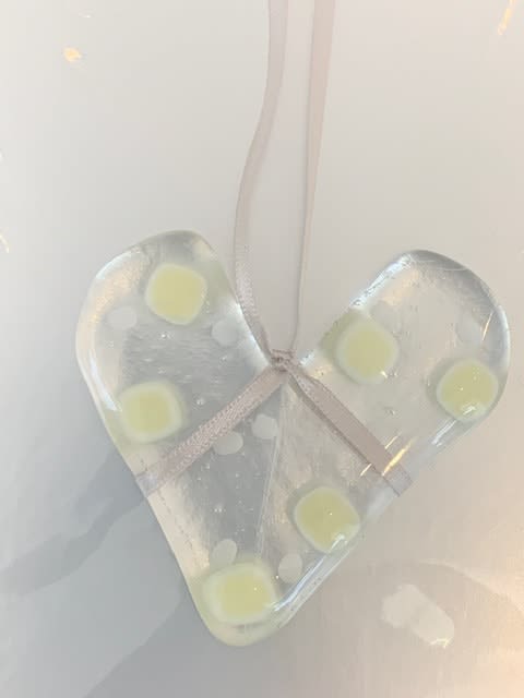 Kim Bramley SGS CGS Heart Kiln formed glass 9 x 9 cm