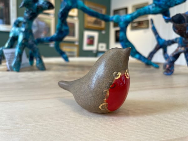 Lois Carson Robin Stoneware 7 x 8 cm