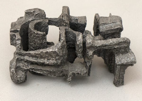 Helmuth Gsöllpointner Modell für eine begehbare Skulptur ("Begehbare"), 1968 Aluguss 12 x 26 x 12 cm Punziert auf der Standfläche: "HG"