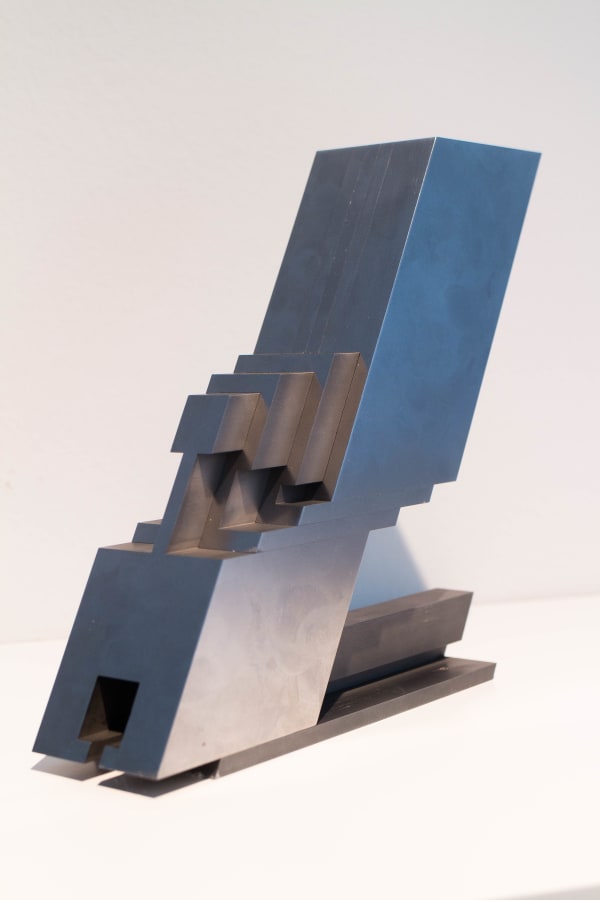 Helmuth Gsöllpointner "LENTOS II" (Variables Objekt, expandierter Zustand), 1990 Chromnickelstahl H 14 cm (geschlossener Zustand) Punziert: "GSÖLL"
