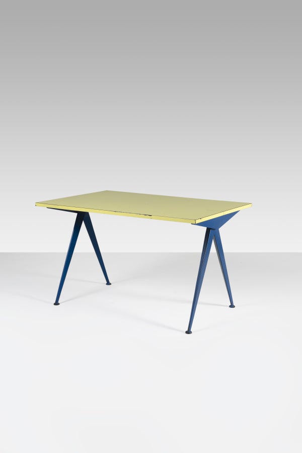 Compass desk (Marcoule model)
