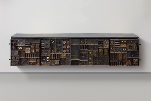 Sculpture Front cabinet