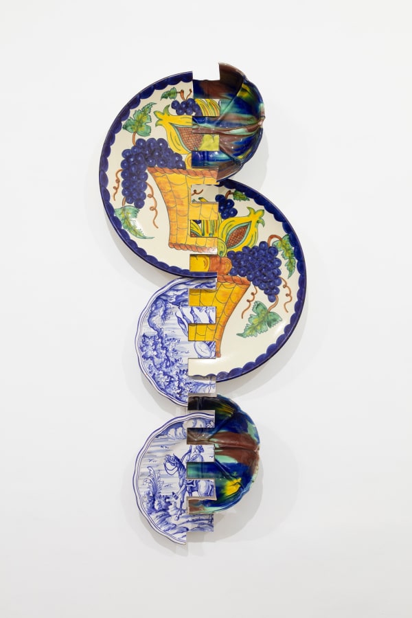 Javier Carro Temboury, Intercontainers (Promising adventures for a zigzagger), 2025