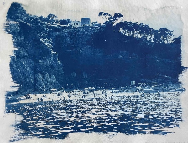 Georgia Merton, Platja Nudista