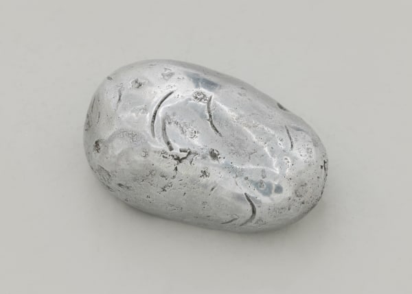 Saskia Noor van Imhoff Untitled, 2024 Aluminium 4 x 8.5 x 5.8 cm | 1 5/8 x 3 3/8 x 2 1/4 in