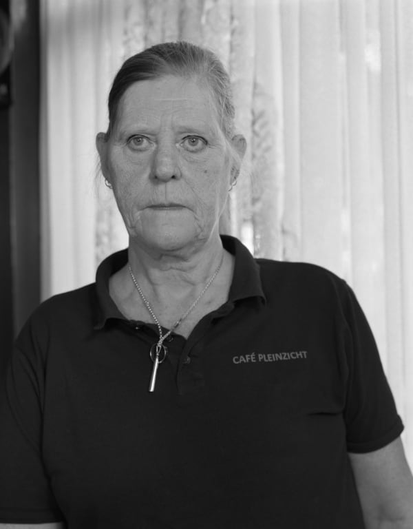 Dana Lixenberg Jo Franke, Oudezijds Voorburgwal, 2023, 2025 Gelatin Silver print mounted on aluminum, maple frame, museum glass Print size: 32.7 x 26 cm | 12 7/8 x 10 1/4 in Frame size: 34 x 27.5 x 3 cm | 13 3/8 x 10 7/8 x 1 1/8 in Edition of 4