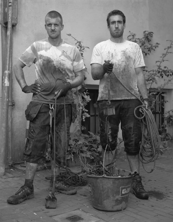 Dana Lixenberg Wouter and Kevin, Bethaniënstraat, 2024, 2025 Gelatin Silver print mounted on aluminum, maple frame, museum glass Print size: 32.7 x 26 cm | 12 7/8 x 10 1/4 in Frame size: 34 x 27.5 x 3 cm | 13 3/8 x 10 7/8 x 1 1/8 in Edition of 4 plus 2 artist's proofs