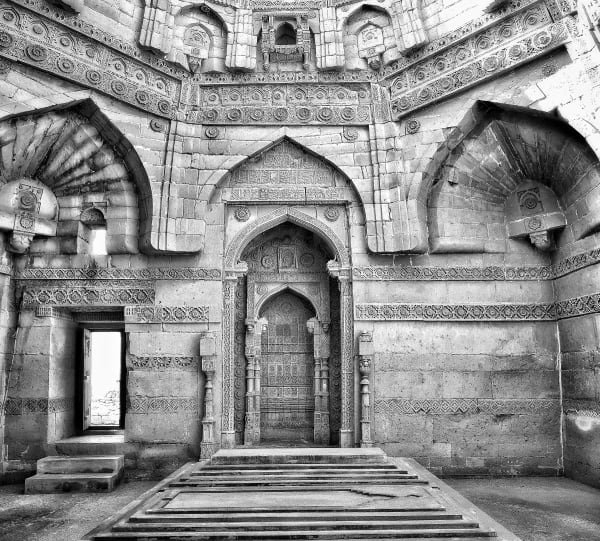William Dalrymple b. 1965Thatta Necropolis, 2021 Signed and numbered Digital print on bright white photo rag Edition of 8 + 2 AP 55.7 x 59 cm 21 7/8 x 23 1/4 in Edition of 8 plus 2 artist's proofs (Edition record)